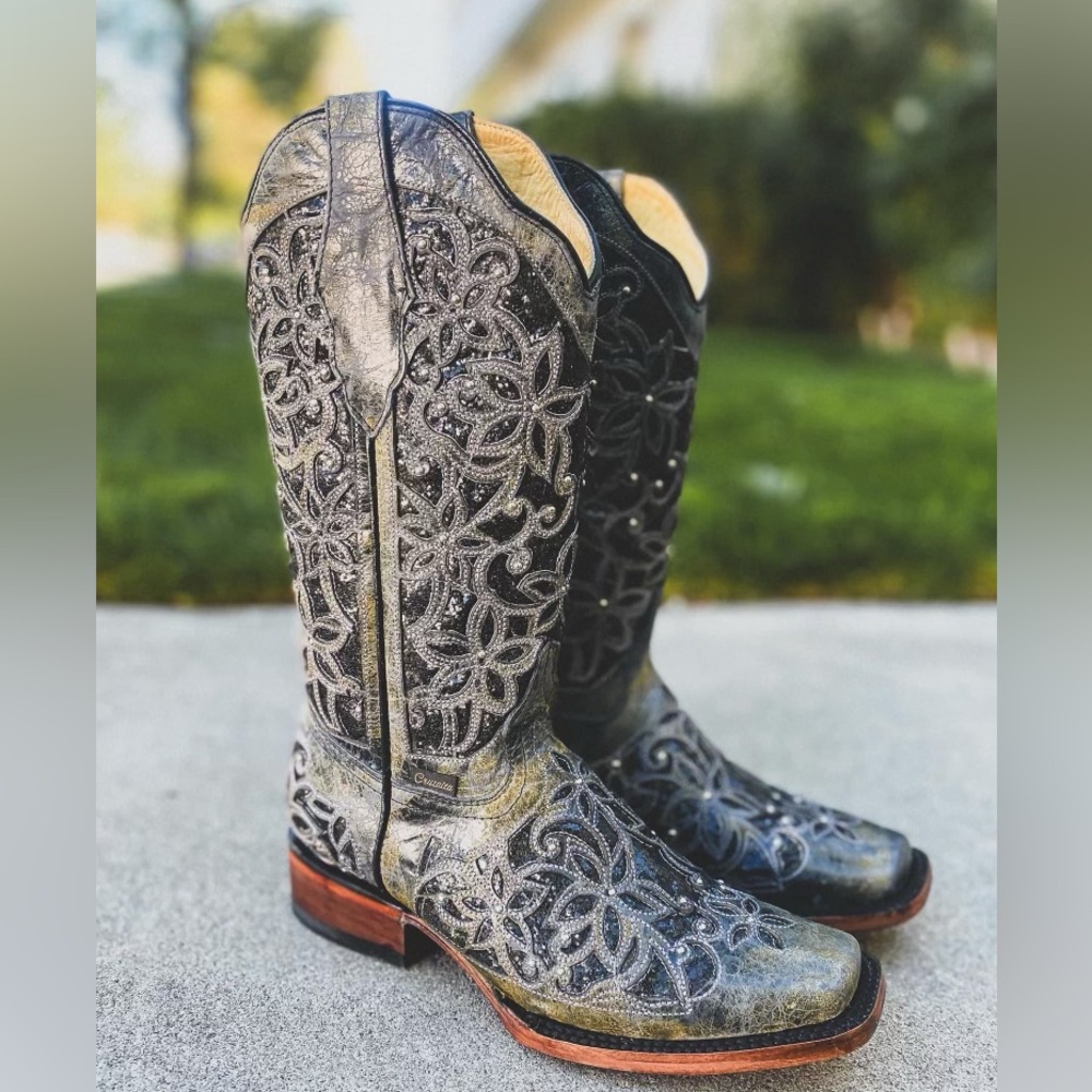 Women’s boots by Cruzalta size 7